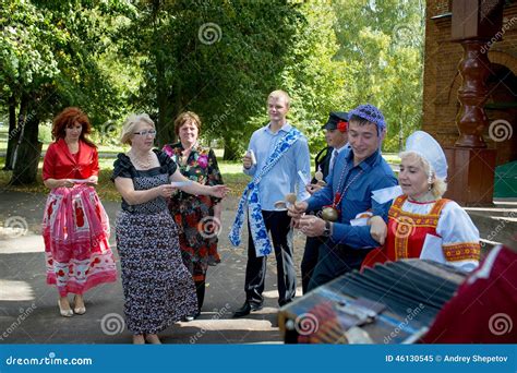 Russian wedding traditions editorial image. Image of celebration - 46130545