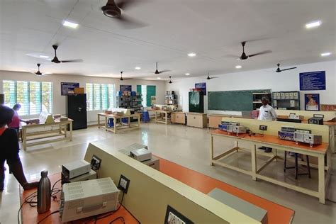 Dhanalakshmi Srinivasan University Perambalur Campus: Photos, Virtual Tour