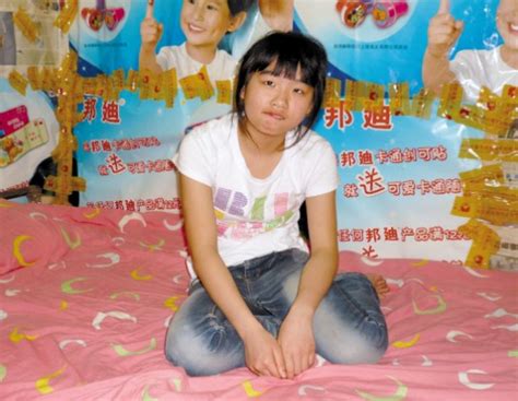 父亲被告强奸坐牢 12岁女孩发帖为父讨公道(图)-搜狐新闻