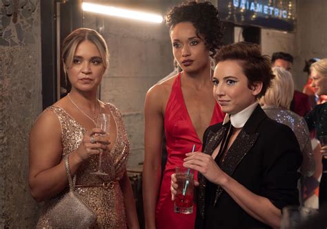 Bild zu Mavournee Hazel - Navy CIS: Sydney : Bild Olivia Swann, Tuuli ...