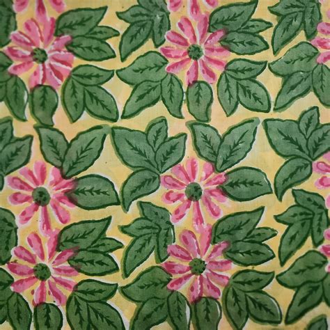 Pre Cut (0.90 Meter) Pure Cotton Jaipuri Green Wild Leaves With Pink F ...