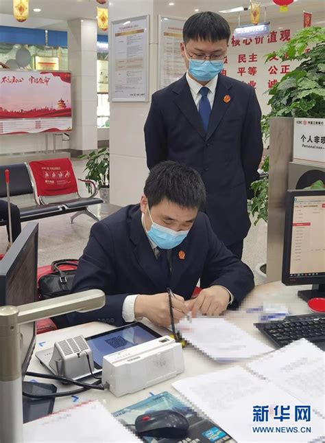 武汉市青山区法院今年来帮劳动者讨回工资近150万元_新浪湖北_新浪网