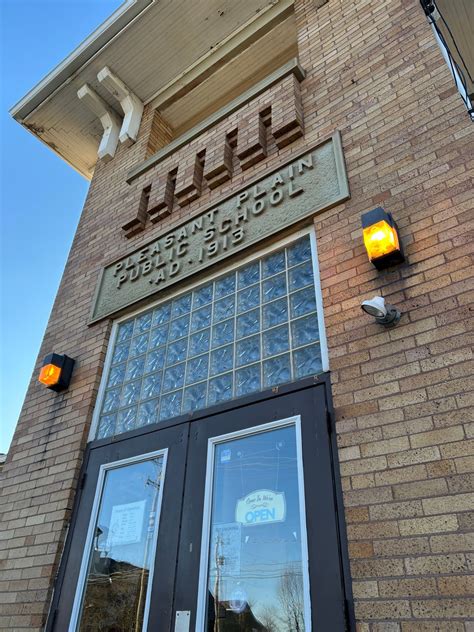 Plain Folk Live Music Cafe in Pleasant Plain | Atlas Obscura