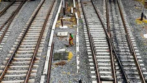 Local train coach derails near Mumbai's Thane