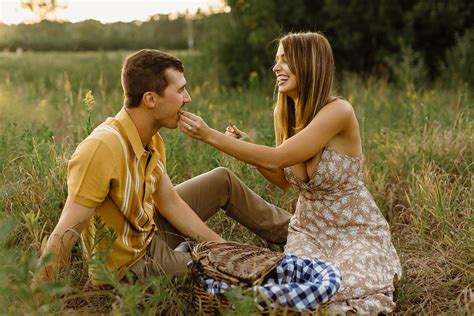 Picnic Engagement Photos at Rice Creek Park, Shoreview — Bridget ...