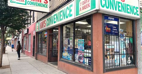 Kim Convenience Store 的图像结果