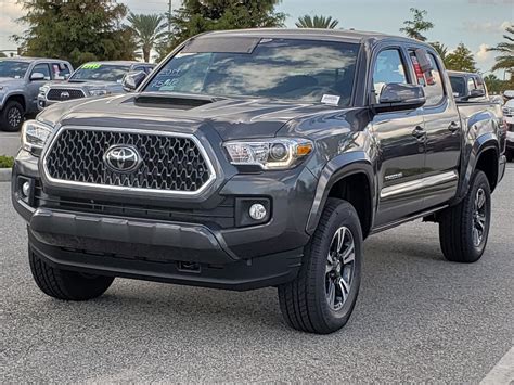 5TFSZ5AN3KX2***** VIN lookup for 2019 TOYOTA TACOMA