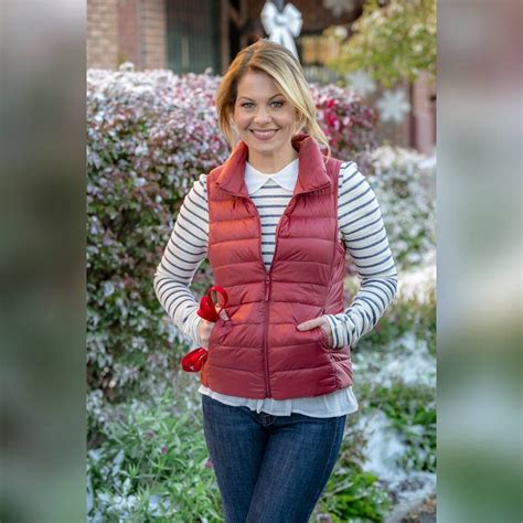 Candace cameron bure stars in the hallmark channel christmas movie ...