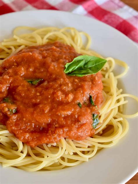 Sugo Recipe (Authentic Italian Tomato Sauce) - This Italian Kitchen
