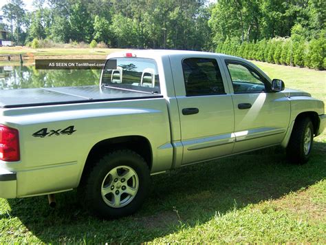 2005 Dodge Dakota Slt Crew Cab Pickup 4 - Door 4. 7l