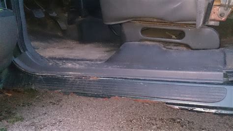 2006 F150 Rocker Rust Problem 的图像结果