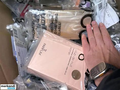 12,81€ per piece – Cosmetics & Perfume (mix), 102 pieces, exclusive ...