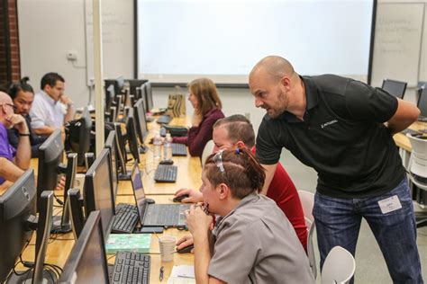 Autodesk Tutor 的图像结果