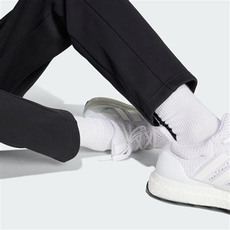 Clothing - Future Icons 3 Bar Logo Pants - Black | adidas Qatar