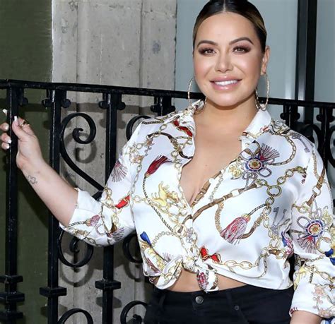Con cacheteros y a gatas, Chiquis Rivera da importante anuncio a sus fans - La Opinión