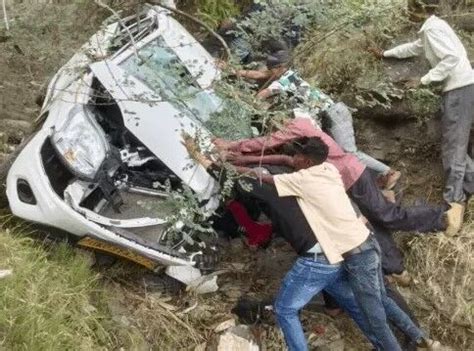 पहाड़ में हादसा-खाई में गिरी कार- दो की मौत- एक ही हालत गंभीर ...