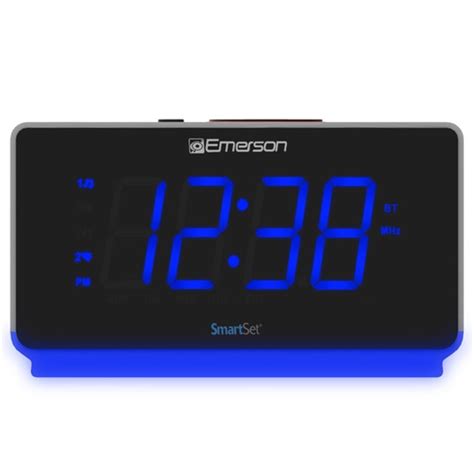 Emerson SmartSet Alarm Clock Radio with USB Charger, Nightlight ...