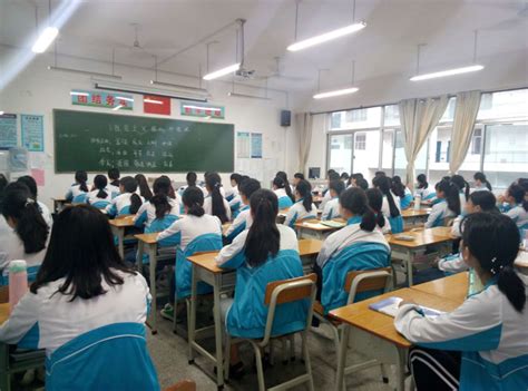 桂林市卫生学校开展“社会主义核心价值观”晨读活动 - 新闻中心 - 桂林市卫生学校