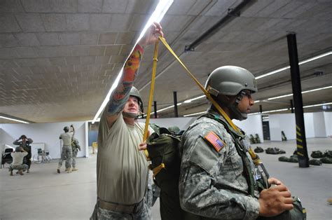 5 QM Co. plays host to U.S. jumpmaster training team in Europe ...