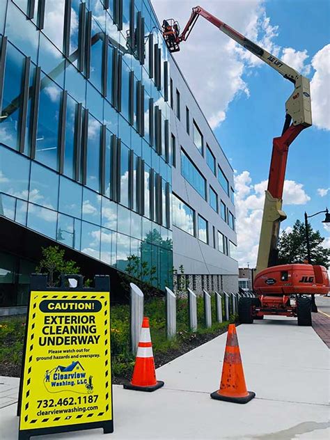 High-Rise Window Washing 的图像结果