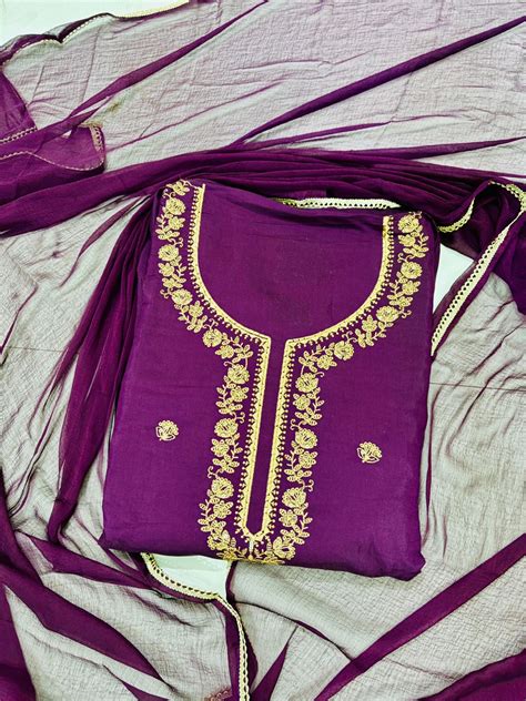 Deep magenta colour suit – Zeenat collections