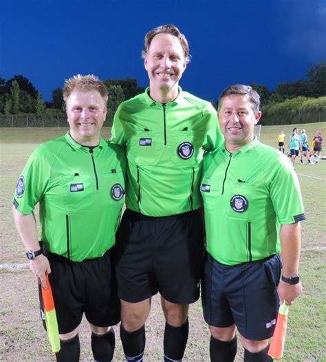 Referee Association Football 的图像结果