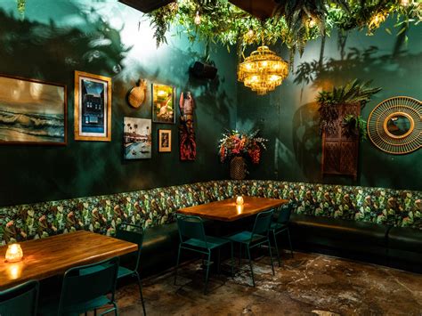 The 11 Best Christmas-Themed Bars In Houston - Houston - The Infatuation