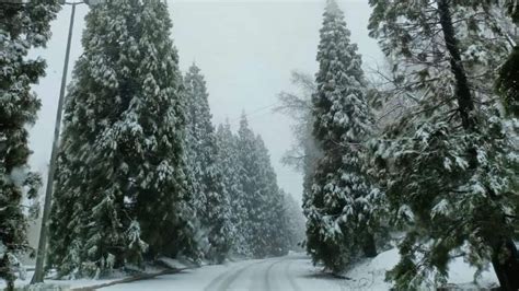In the middle of April, some Lebanese regions are covered in snow ...
