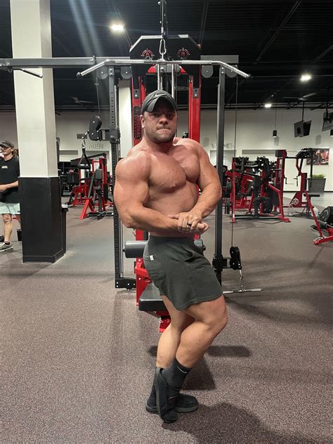 24, 5’6”. 10/16 week growth phase. 222 pounds. : r/bodybuilding