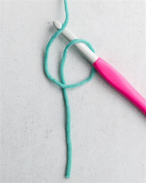 How to Make a Slip Knot for Crochet: 2 Easy Methods - Sarah Maker