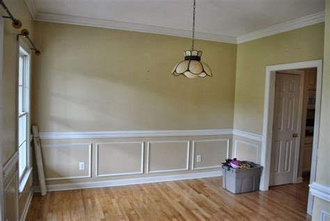 dining room with chair rail