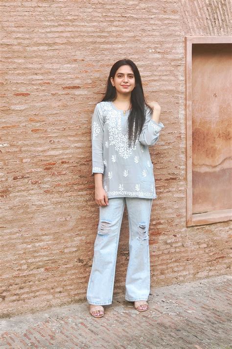 Short Modal Chikankari Kurti (Short Top) – Awadh Chikankari Studio