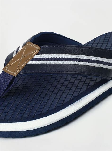 Buy Men Textured V-Strap Slippers Online at just Rs. 499.0 ...