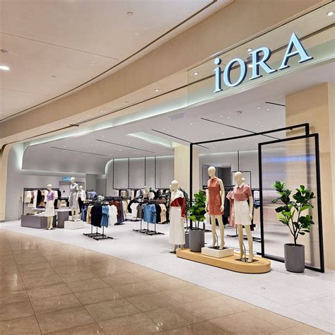 Image result for Alienware M15 R7 Front Bezel Replacement