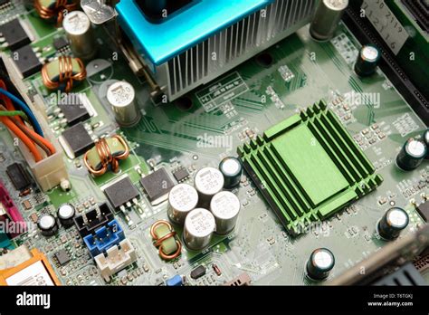 Circuit Board Inside a Computer Image 的图像结果