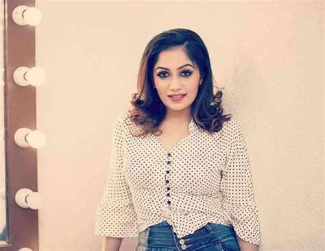 Bigg Boss Malayalam 2 contestant Arya gives befitting reply to fan who ...