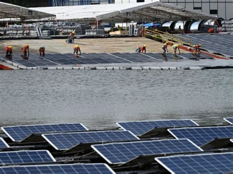 Singapore Builds One Of The Largest Floating Solar Farms To Fight ...