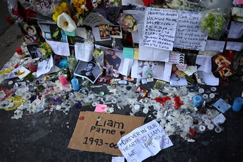 In pictures: From Mexico to Britain fans mourn One Direction's Liam ...