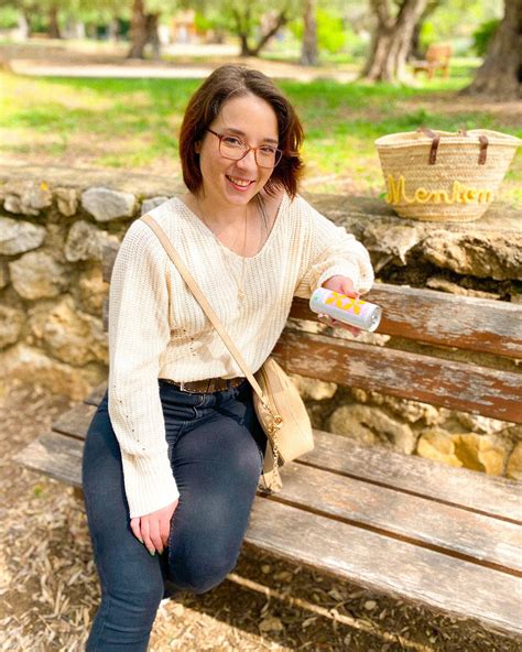 Juste Edelyne - Créatrice de contenu locale et créative