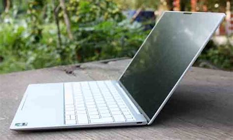 Identify the Maximum Possible Lid Opening Angle on a Dell Laptop | Dell ...