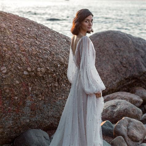 29 of the Best Pearl Wedding Dress Styles We’re Swooning Over