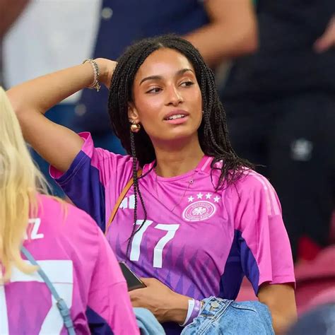 Meet stunning Aaliyah Mohamed – Florian Wirtz's influencer girlfriend ...