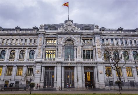 西班牙银行在马德里 编辑类图片. 图片 包括有 题头, 办公室, 前面, 总部, 门面, 地标, 西班牙 - 163960935