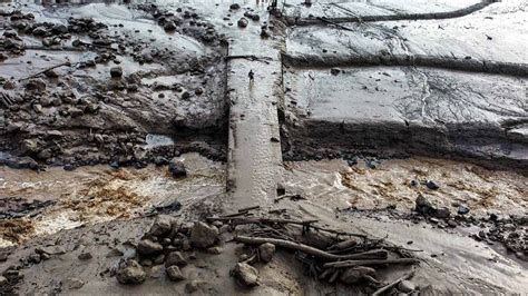 इंडोनेशिया में नई आपदा... 'Cold Lava' का कहर, बह गया पूरा इलाका, 52 ...