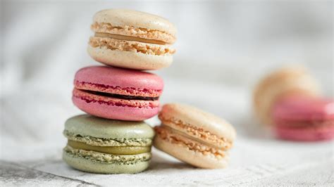 Macaroon vs. Macaron | Cheryl's Cookies