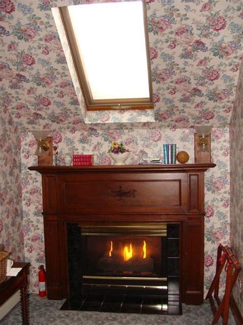 CARRIAGE HOUSE INN BED AND BREAKFAST (Cedar Falls) - B&B Reviews ...