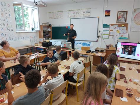 Szkoła Podstawowa nr 4 im. Józefa Piłsudskiego w Otwocku