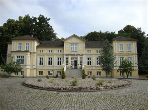 SCHLOSSHOTEL NORDLAND (Rostock) - Lodge Reviews & Photos - Tripadvisor