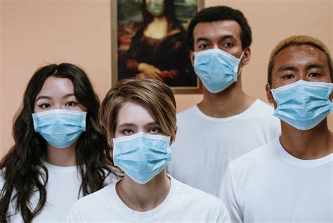 Karnataka Mandates Wearing Masks During New Year Celebrations Amid ...