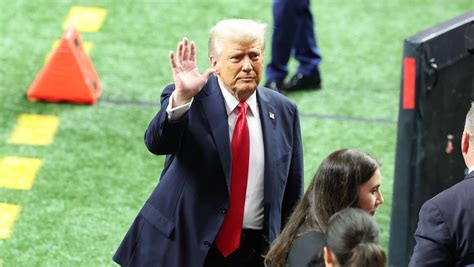 Trump's Brief Super Bowl Visit Cost Secret Service More Than $120K